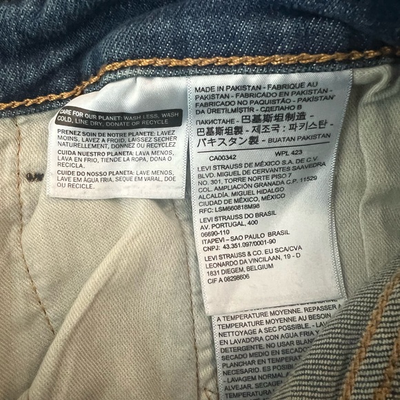 Pre owned Levi’s 505 jeans..34x30…great condition. Medium wash. - Picture 4 of 4